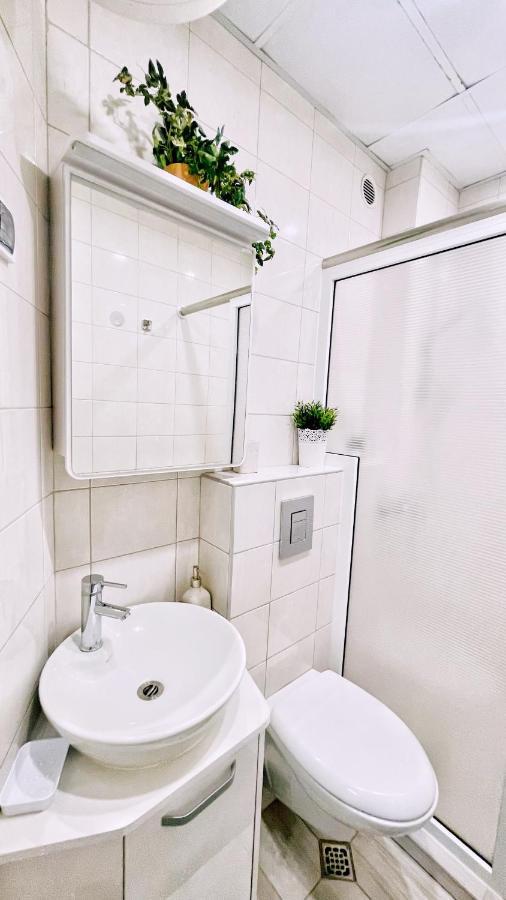 Apartment Venum Warna